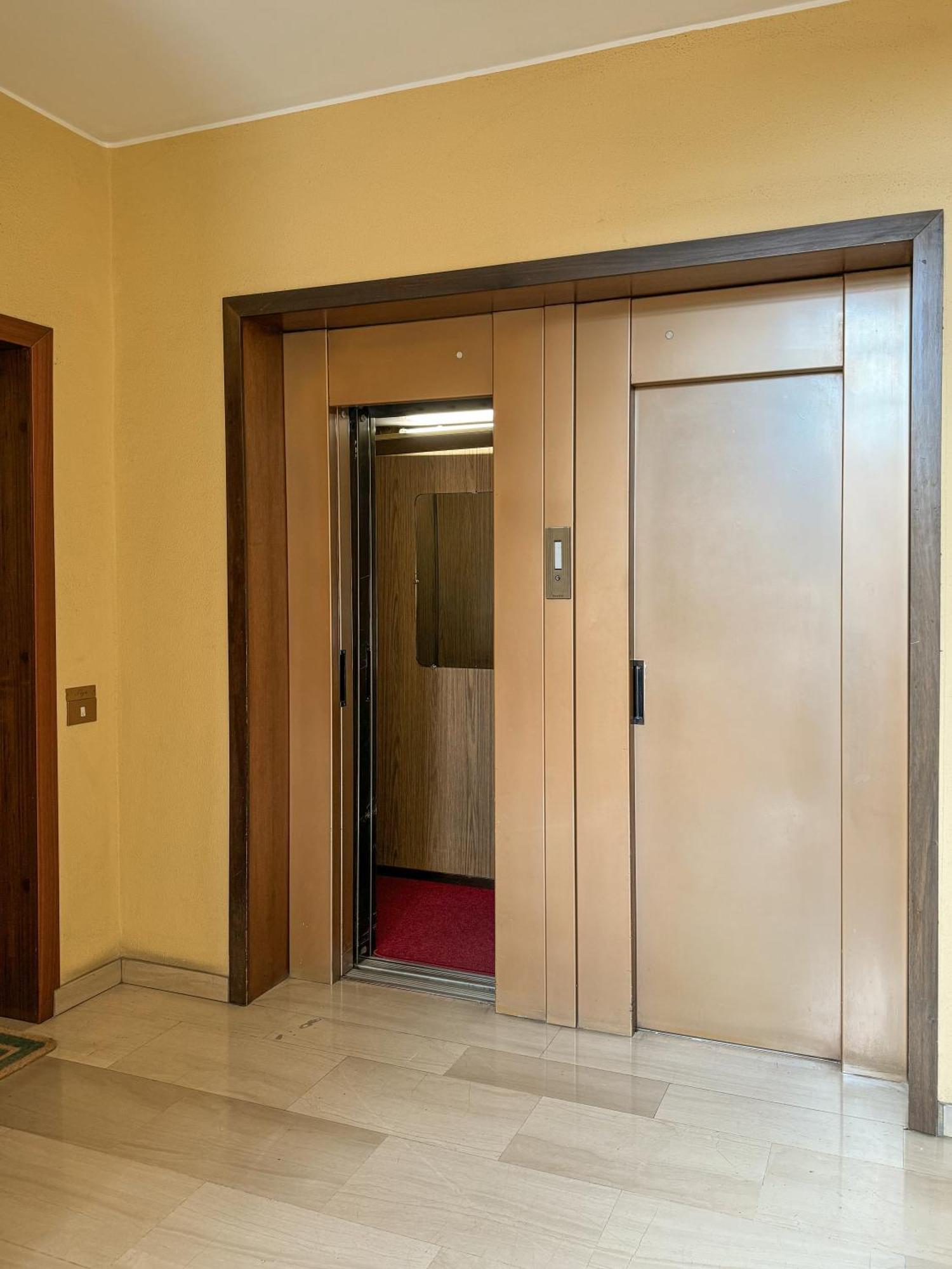 Free Parking - 5 Star - Sauna Luxury Apartment Milan Luaran gambar